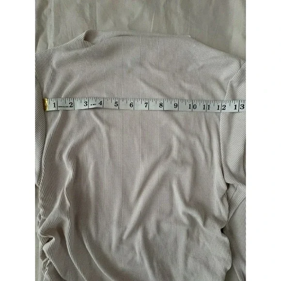 Forever 21 Women Size Small Ribbed Long Sleeve Top Beige Ruched Side Mock Neck - Picture 10 of 15